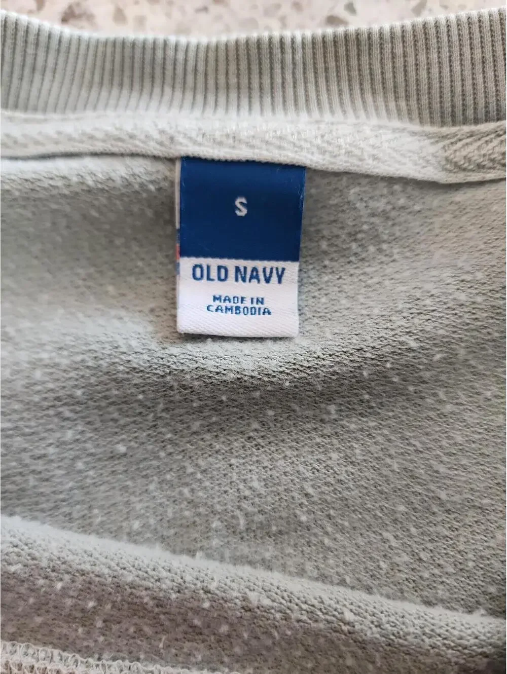 sweater - Picture 5 of 8